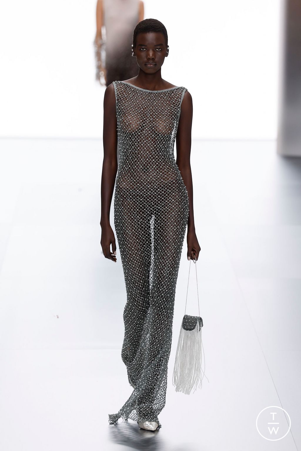 Fashion Week Paris Spring/Summer 2024 look 31 from the Fendi collection couture