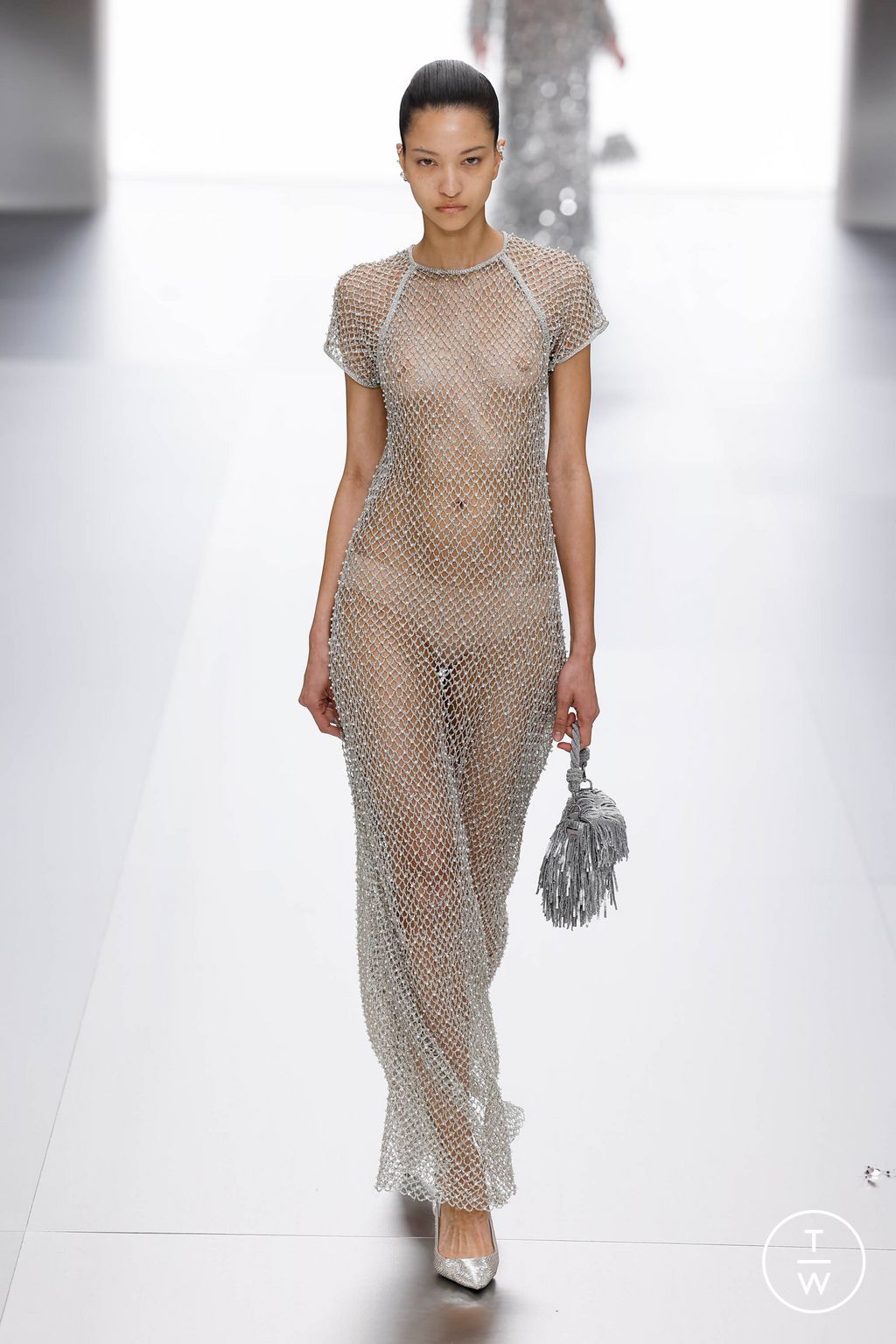 Fashion Week Paris Spring/Summer 2024 look 34 from the Fendi collection couture