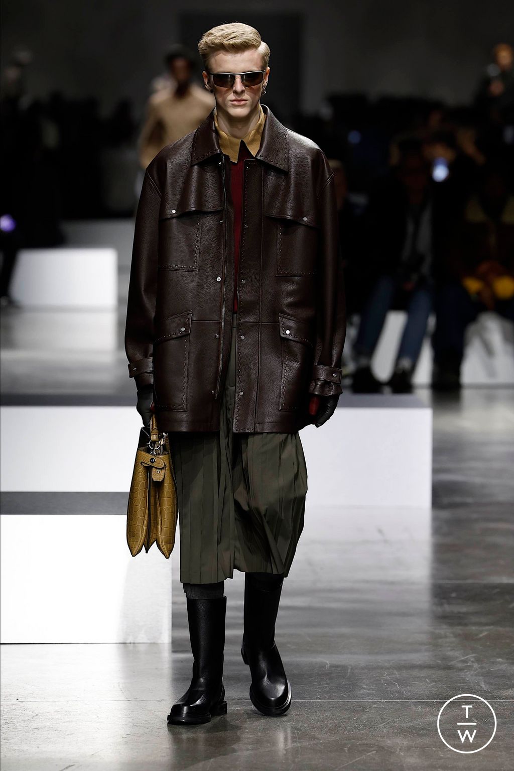 Fashion Week Milan Fall/Winter 2024 look 1 de la collection Fendi menswear