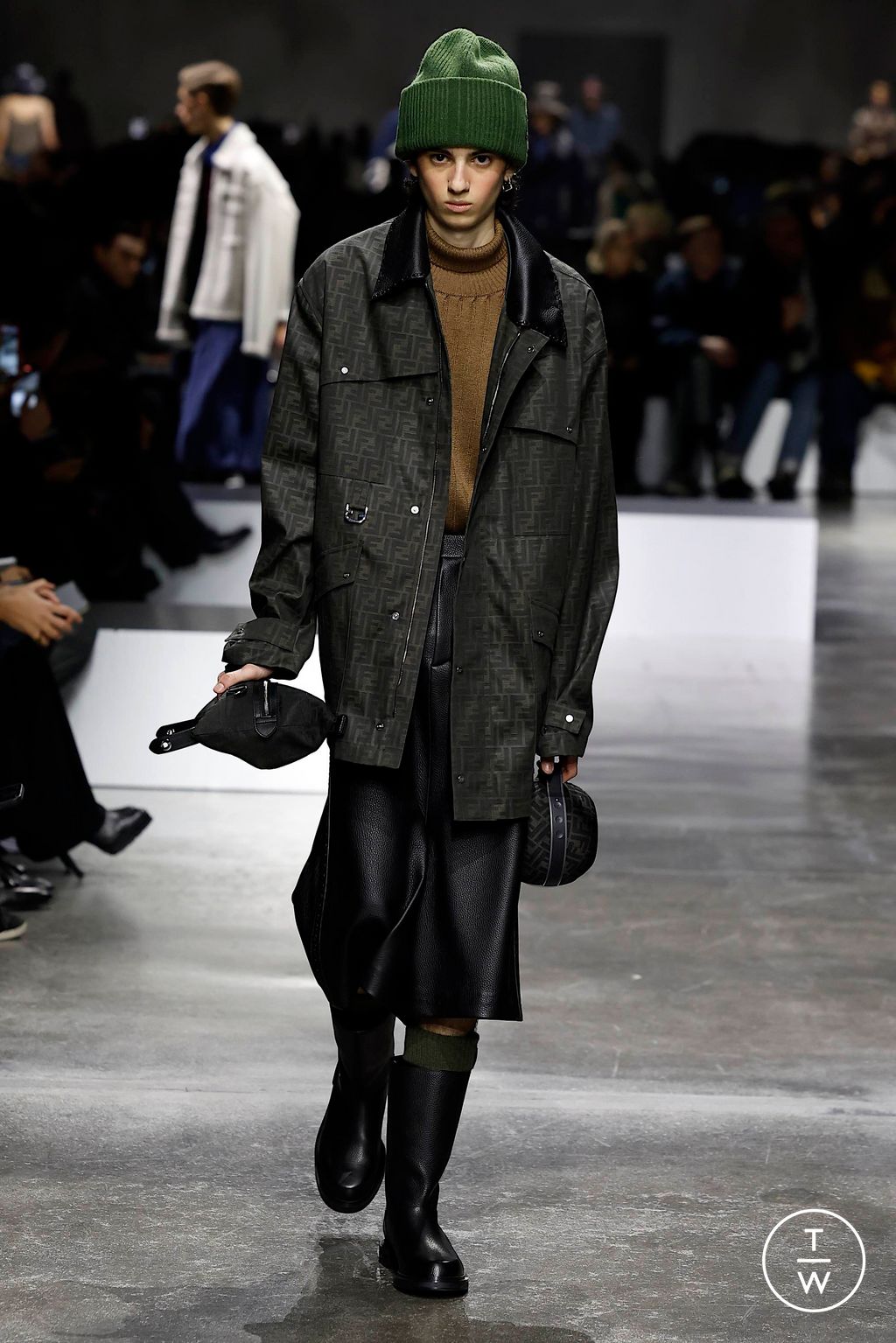 Fashion Week Milan Fall/Winter 2024 look 6 de la collection Fendi menswear