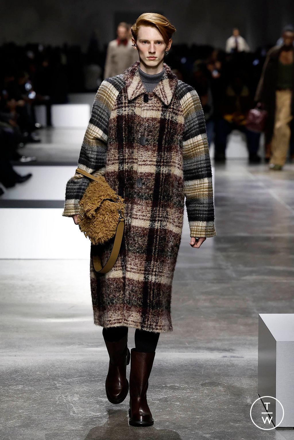 Fashion Week Milan Fall/Winter 2024 look 9 from the Fendi collection 男装