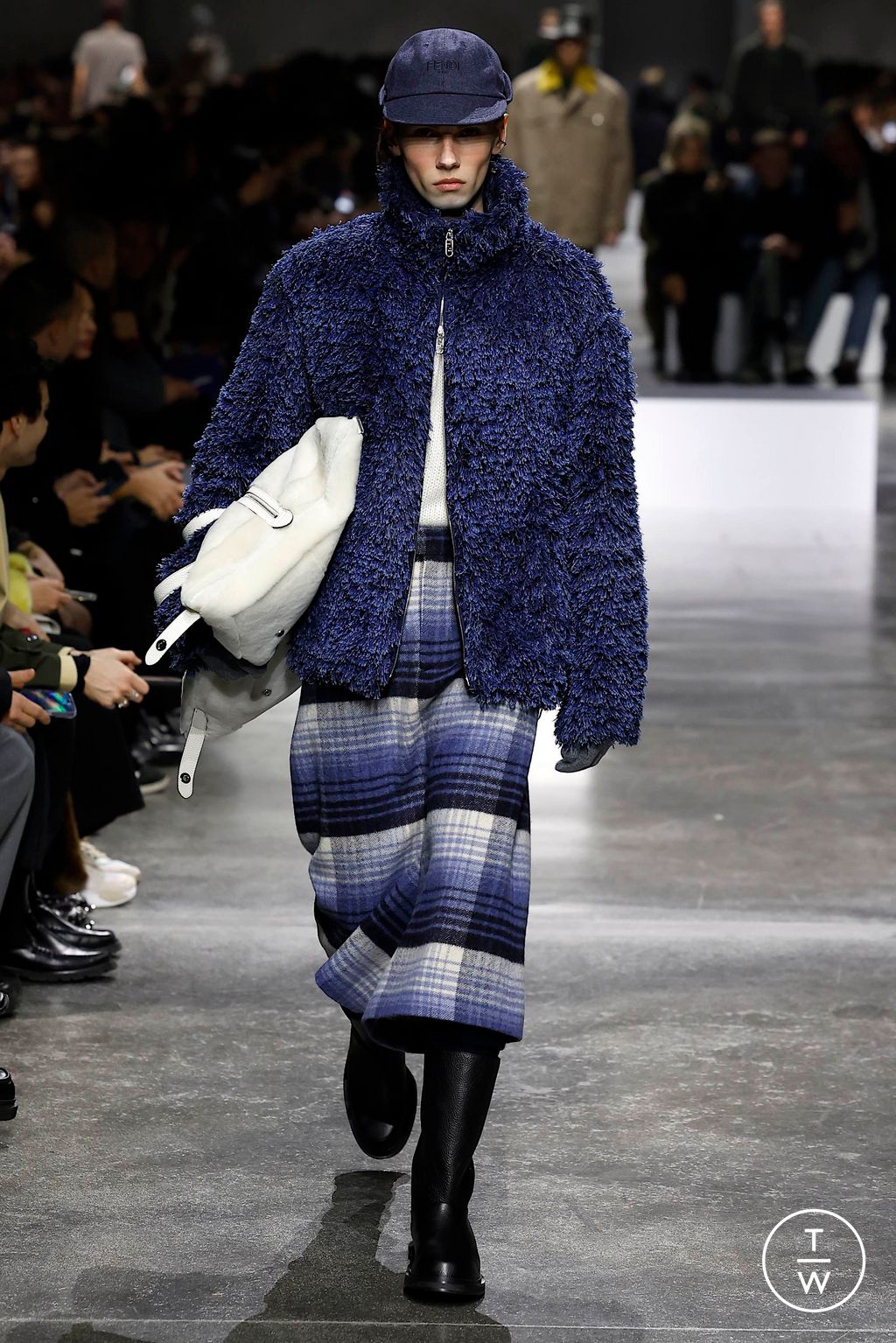 Fashion Week Milan Fall/Winter 2024 look 15 de la collection Fendi menswear
