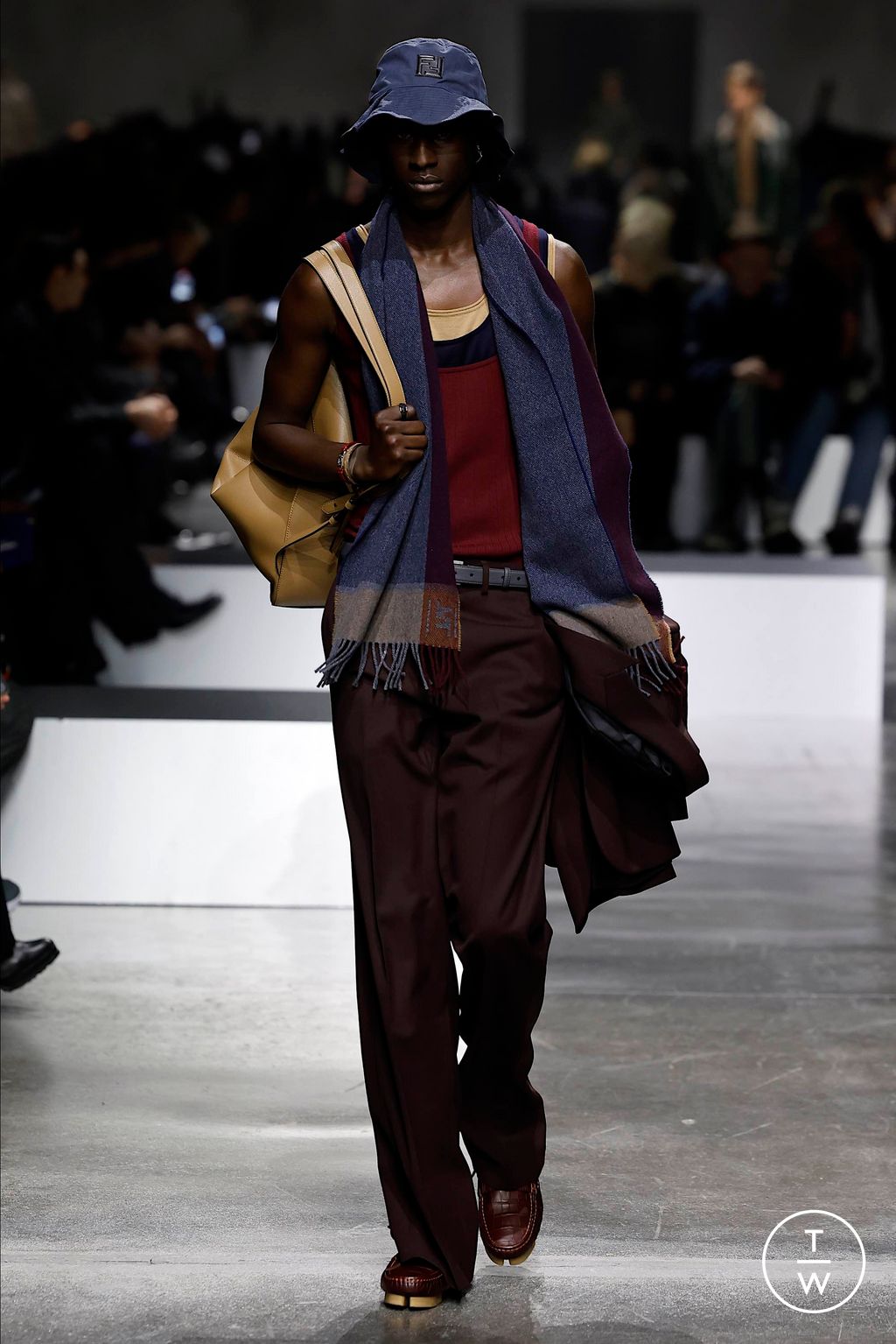 Fashion Week Milan Fall/Winter 2024 look 17 from the Fendi collection menswear