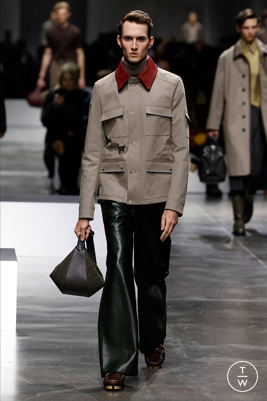 Fashion Week Milan Fall/Winter 2024 look 18 from the Fendi collection 男装