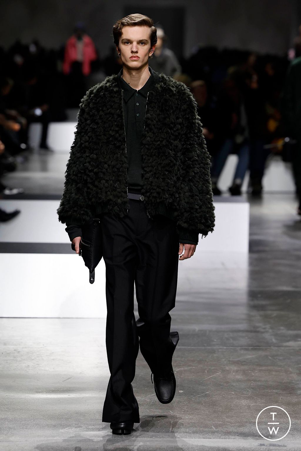 Fashion Week Milan Fall/Winter 2024 look 24 de la collection Fendi menswear