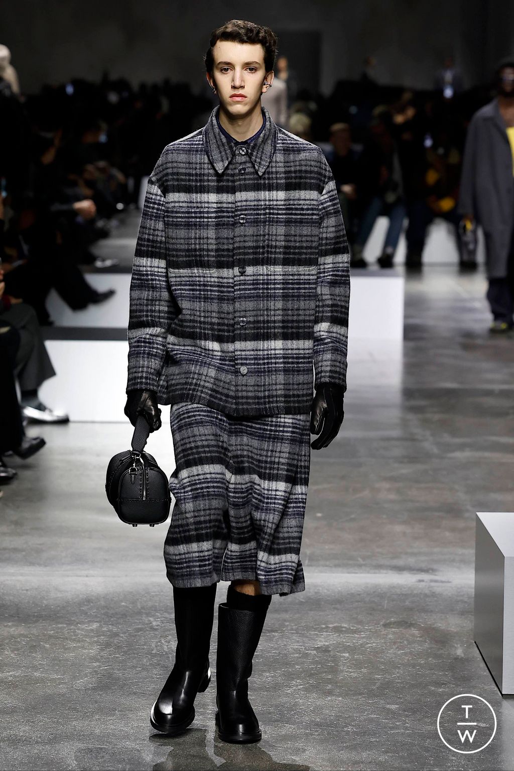 Fashion Week Milan Fall/Winter 2024 look 35 de la collection Fendi menswear