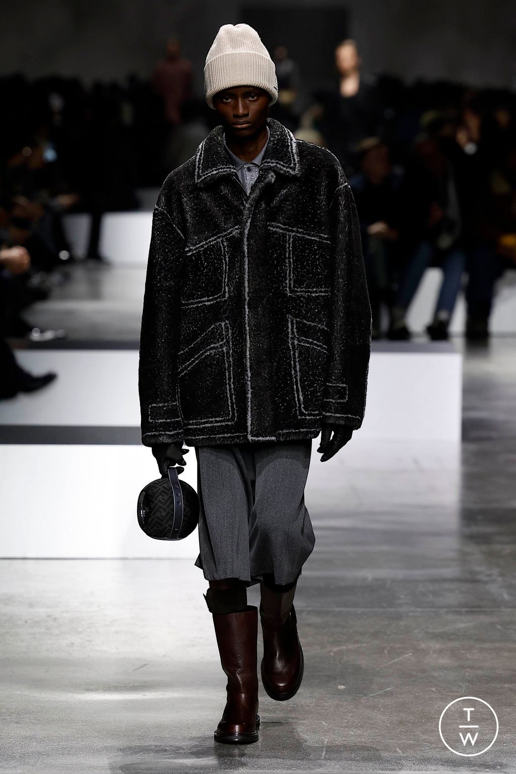 Fashion Week Milan Fall/Winter 2024 look 43 from the Fendi collection menswear