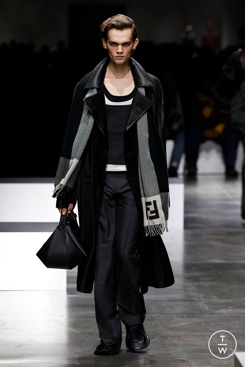 Fashion Week Milan Fall/Winter 2024 look 50 de la collection Fendi menswear