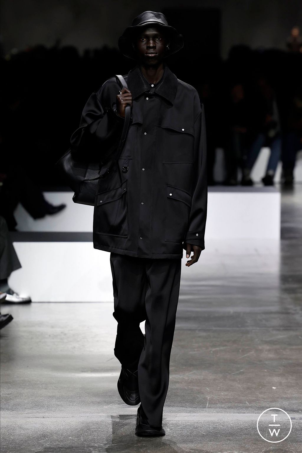 Fashion Week Milan Fall/Winter 2024 look 51 from the Fendi collection 男装