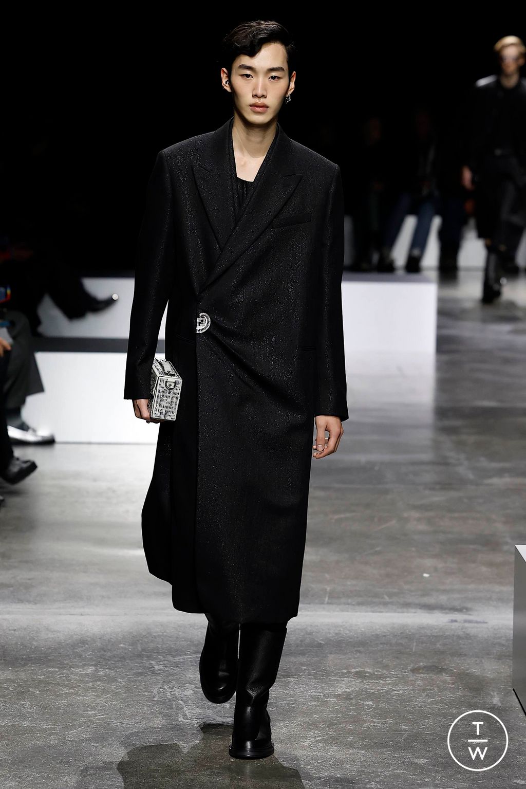 Fashion Week Milan Fall/Winter 2024 look 56 from the Fendi collection 男装