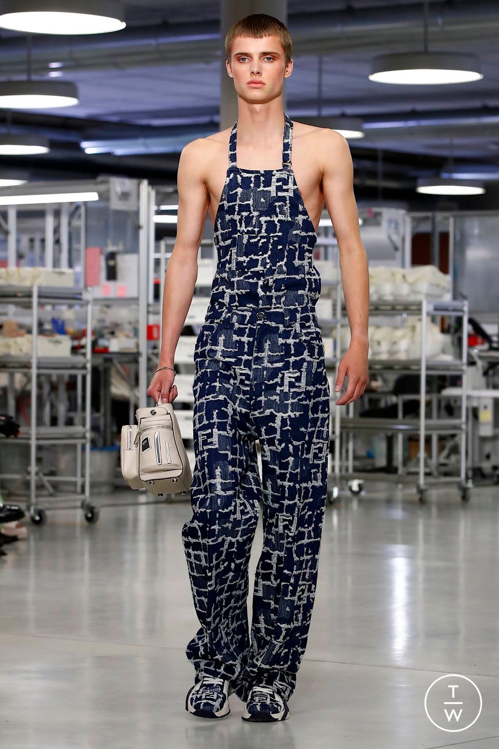 Fashion Week Florence - Pitti Spring/Summer 2024 look 29 from the Fendi collection 男装