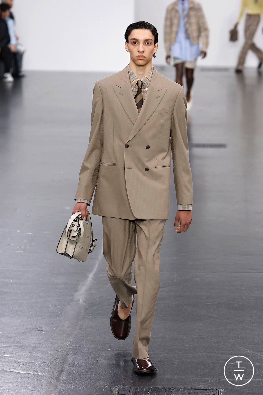 Fashion Week Milan Spring-Summer 2025 look 5 from the Fendi collection 男装