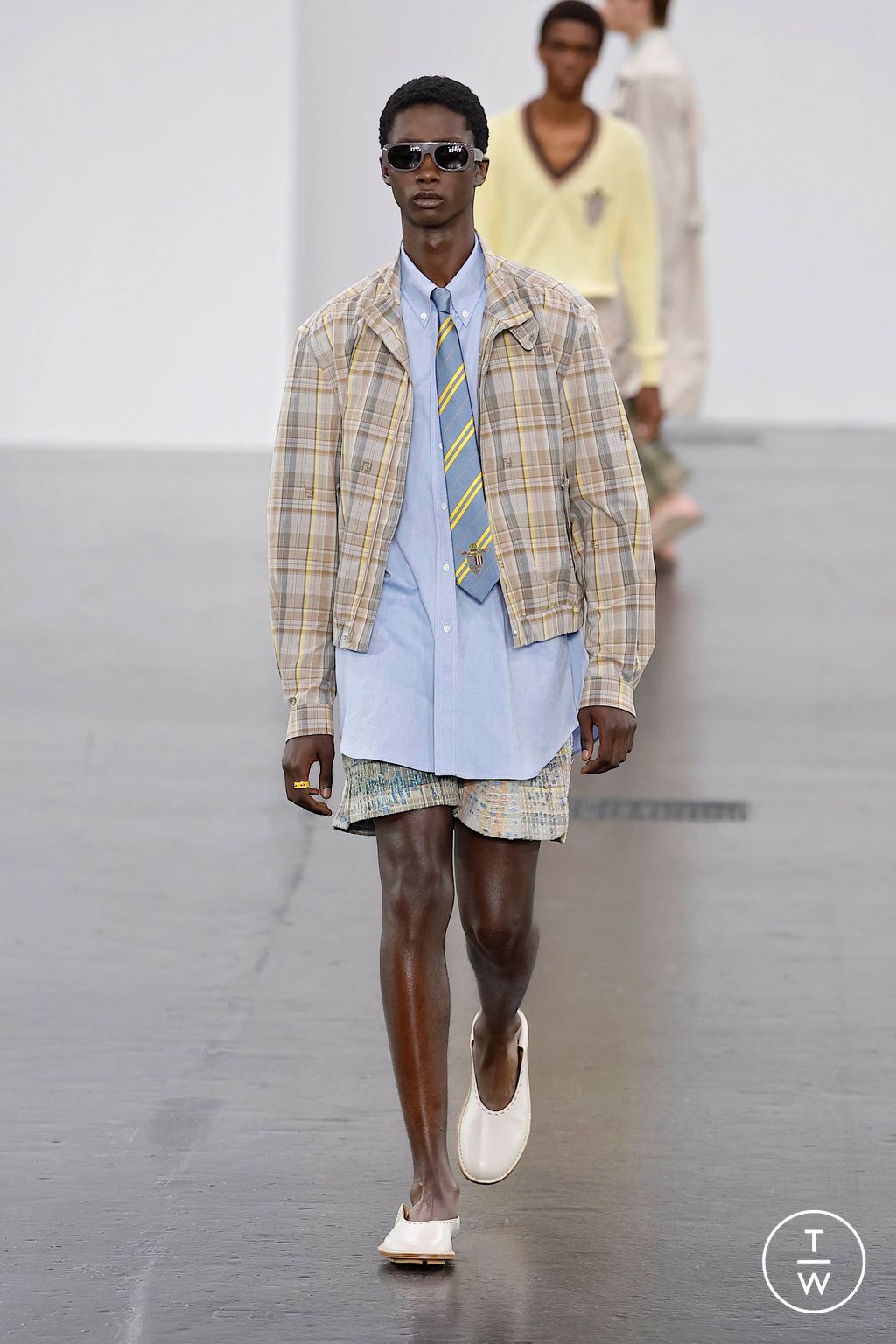 Fashion Week Milan Spring-Summer 2025 look 6 from the Fendi collection 男装