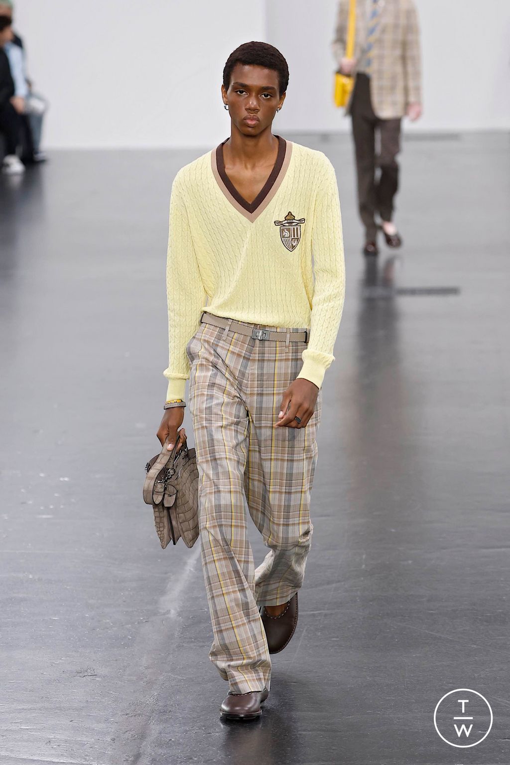 Fashion Week Milan Spring-Summer 2025 look 7 from the Fendi collection 男装