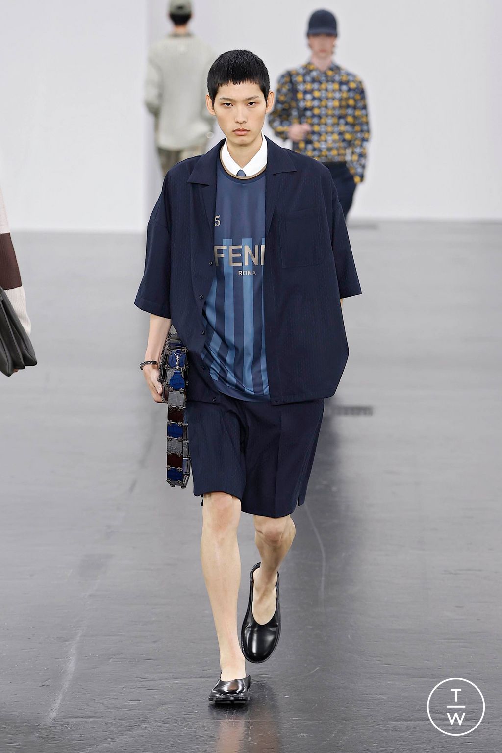 Fashion Week Milan Spring-Summer 2025 look 25 de la collection Fendi menswear