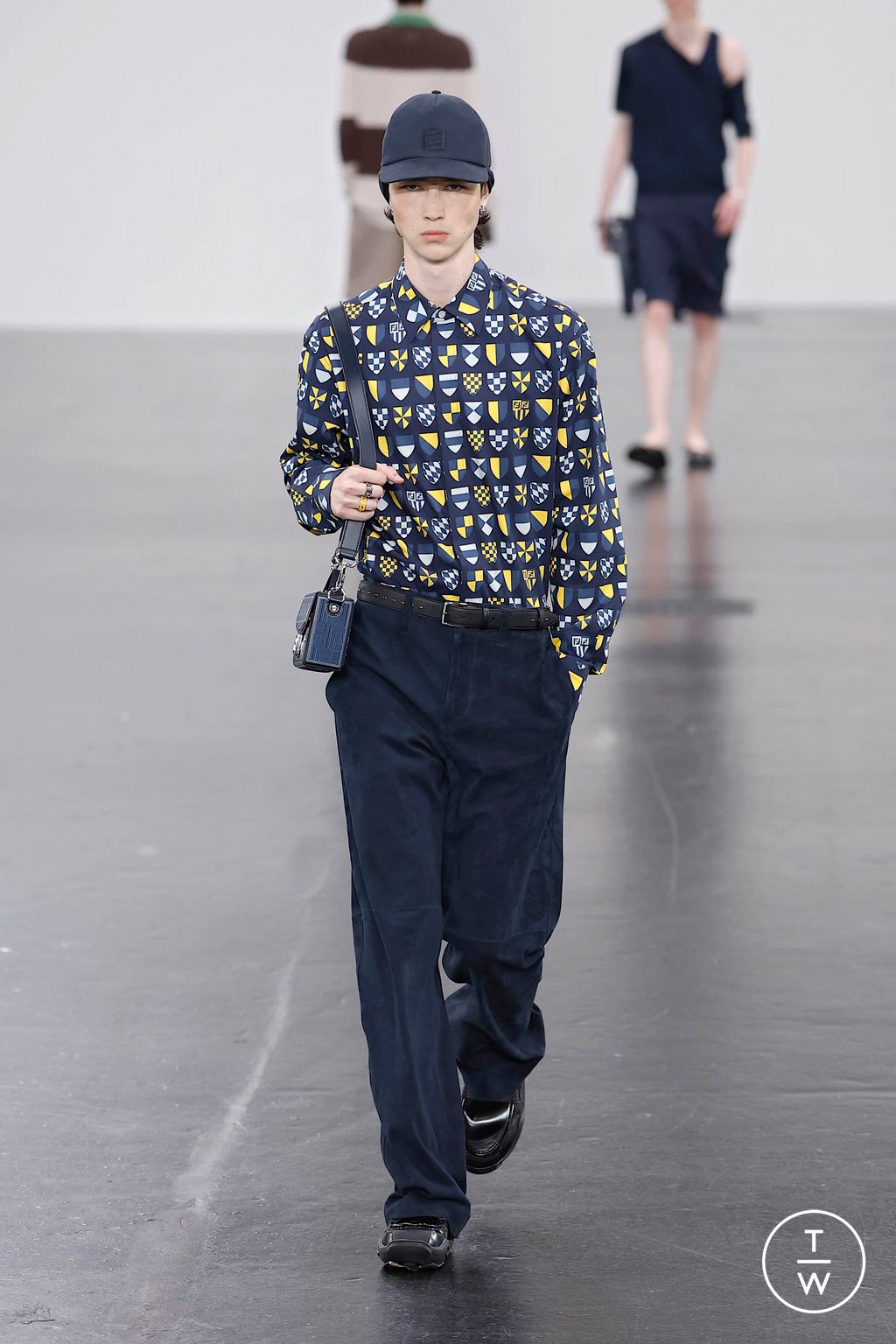 Fashion Week Milan Spring-Summer 2025 look 26 de la collection Fendi menswear