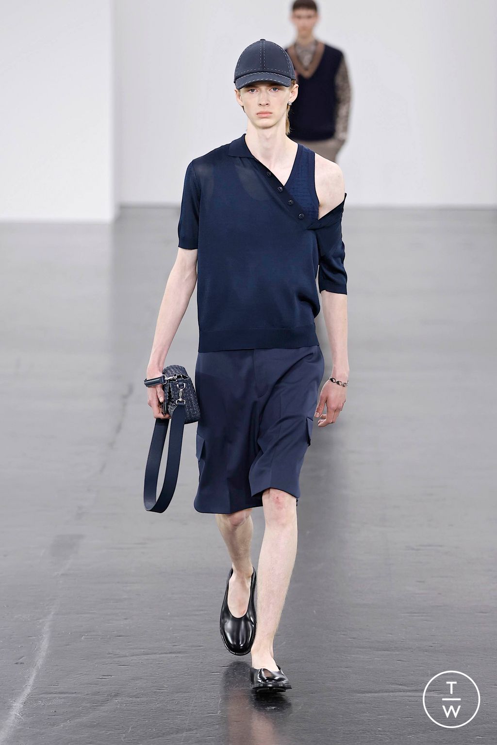 Fashion Week Milan Spring-Summer 2025 look 27 from the Fendi collection 男装