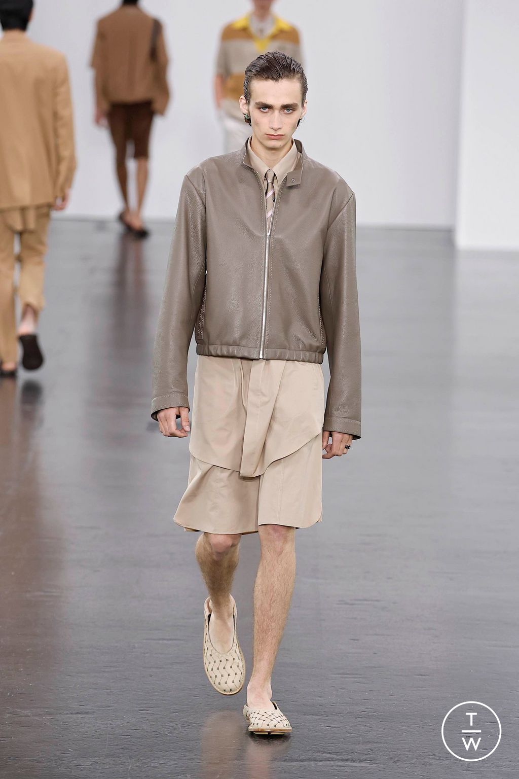 Fashion Week Milan Spring-Summer 2025 look 42 from the Fendi collection 男装