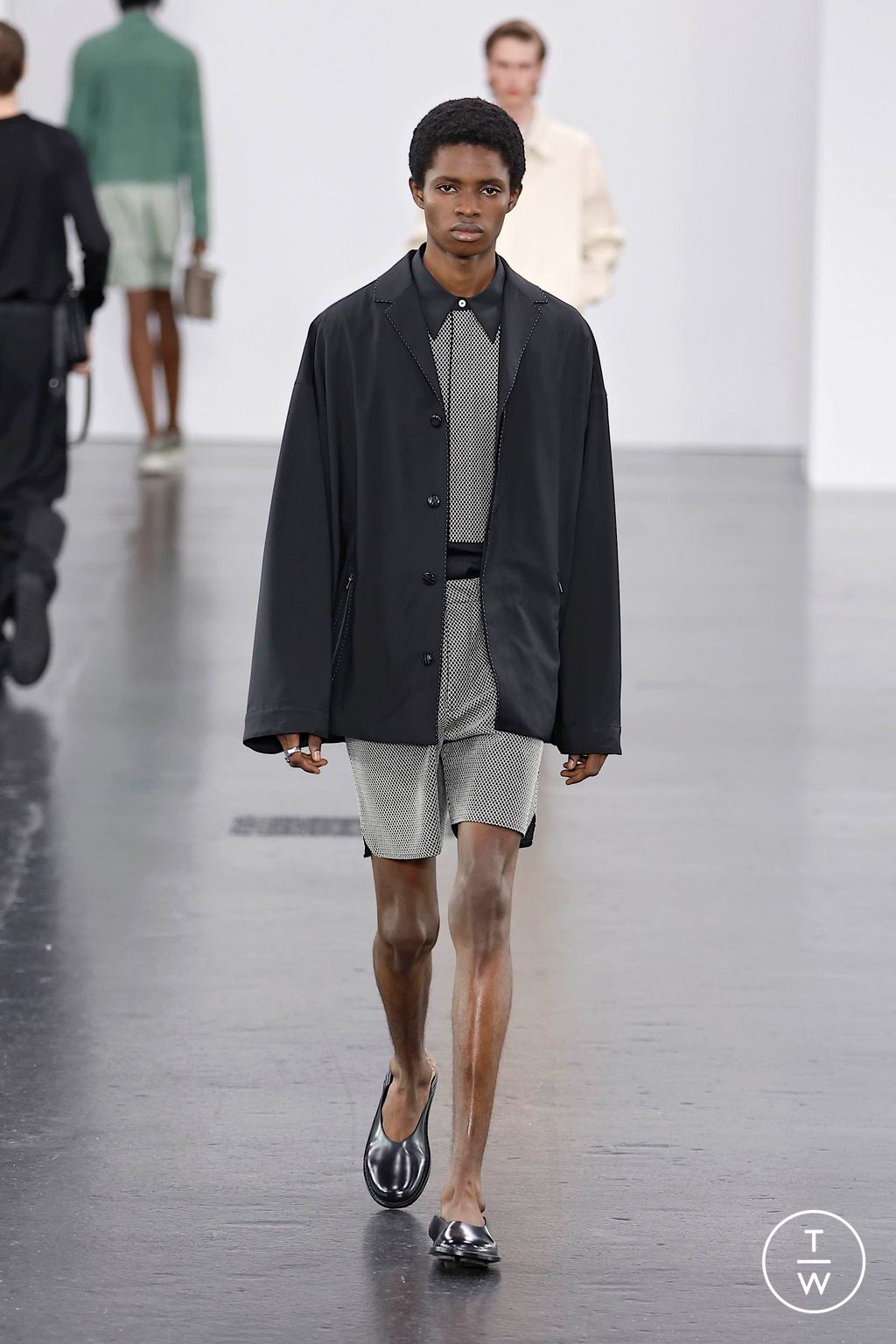 Fashion Week Milan Spring-Summer 2025 look 49 from the Fendi collection 男装