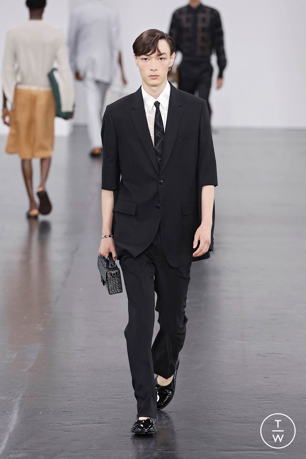Fashion Week Milan Spring-Summer 2025 look 56 from the Fendi collection 男装