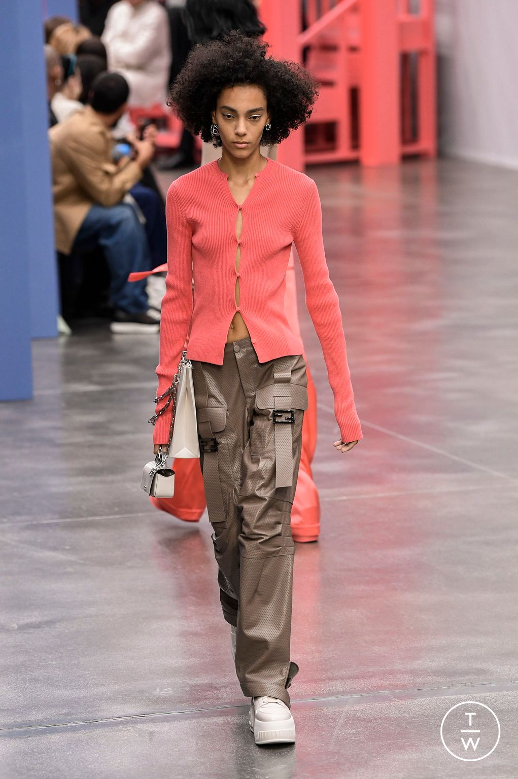 Fashion Week Milan Spring/Summer 2023 look 56 from the Fendi collection 女装