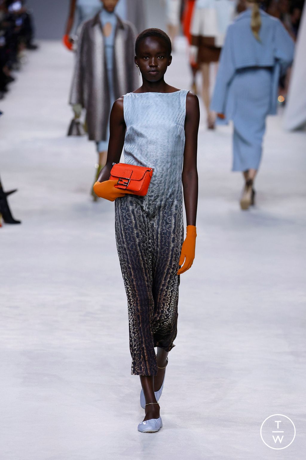 Fashion Week Milan Spring/Summer 2024 look 16 from the Fendi collection 女装