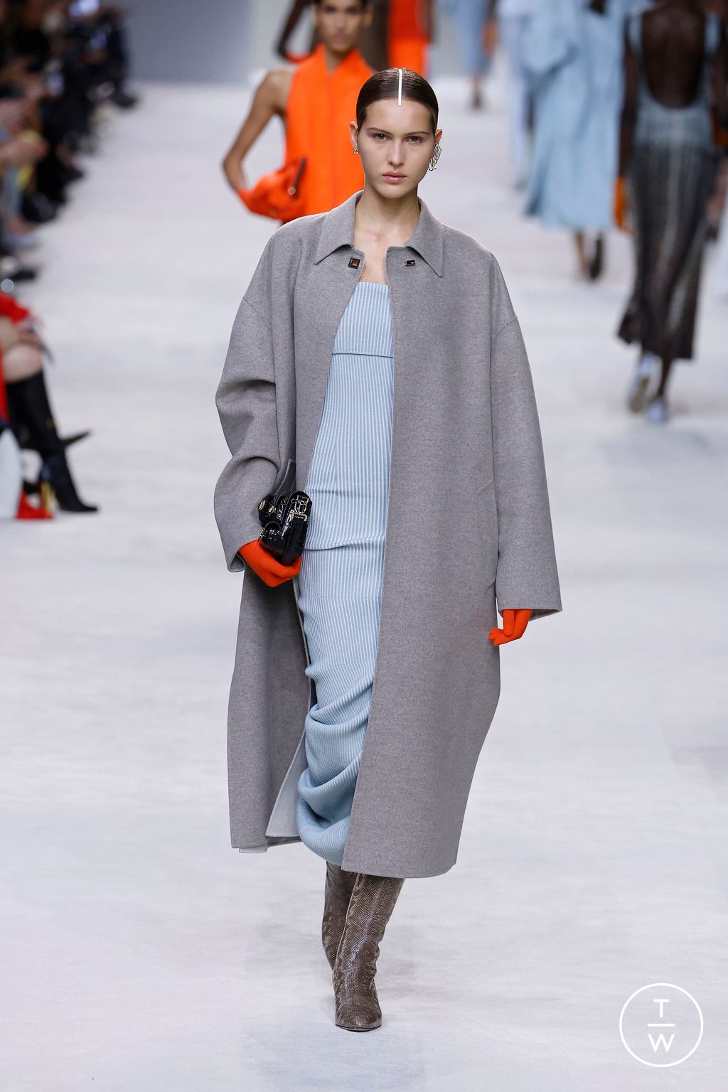 Fashion Week Milan Spring/Summer 2024 look 19 from the Fendi collection womenswear