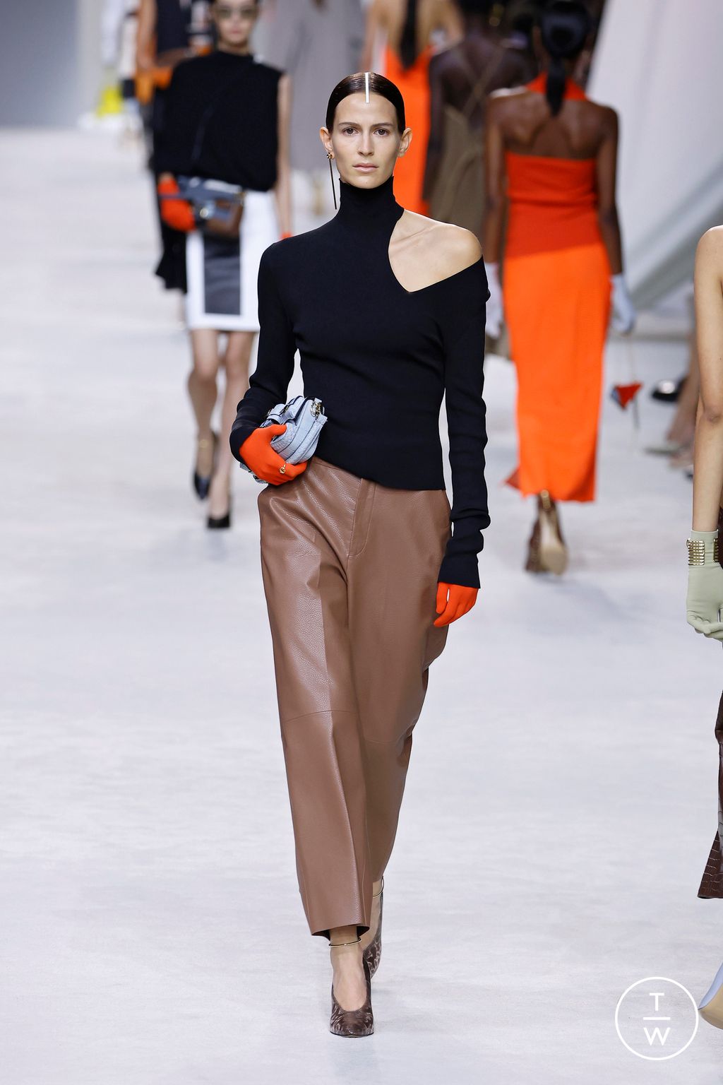 Fashion Week Milan Spring/Summer 2024 look 25 from the Fendi collection 女装