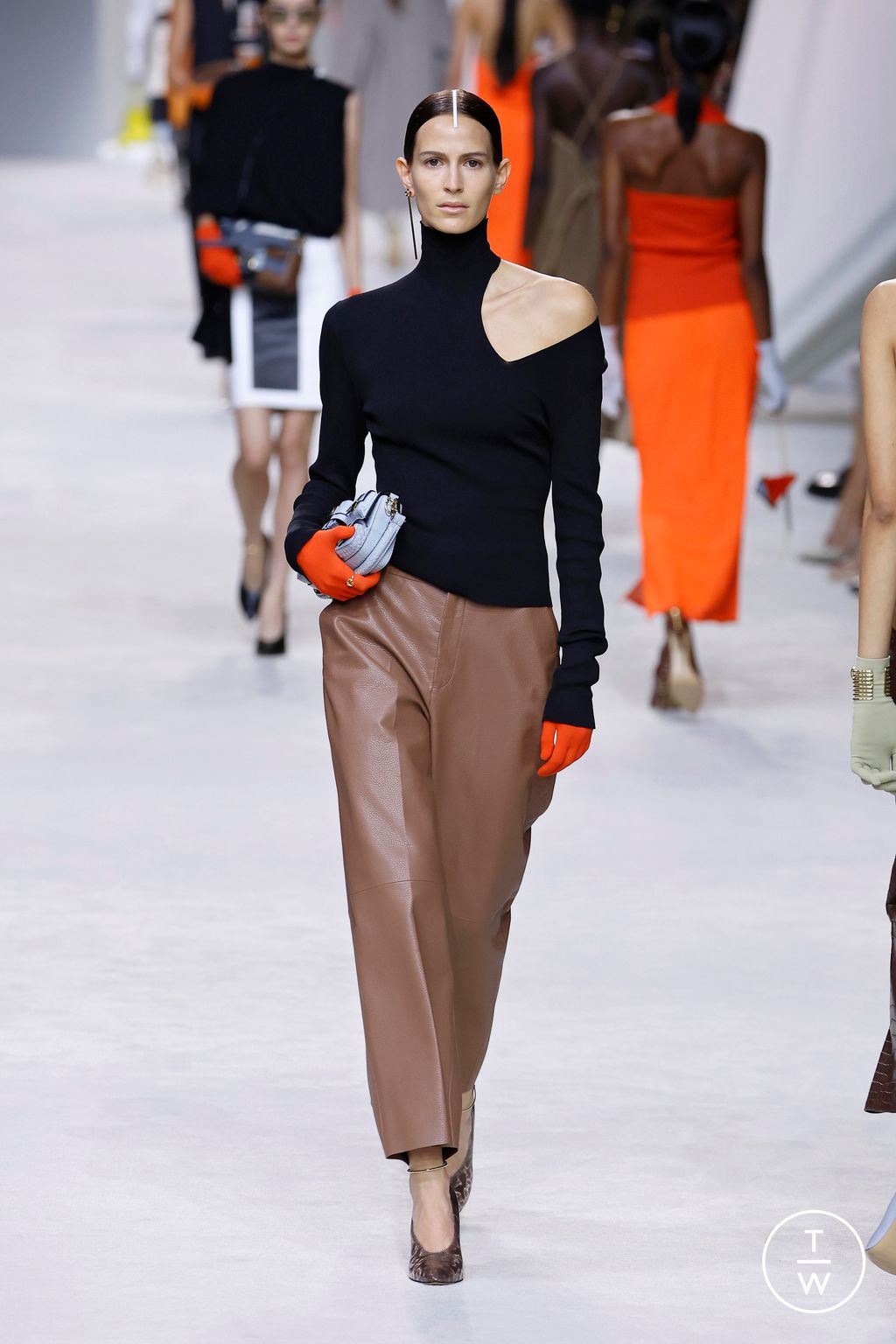 Fashion Week Milan Spring/Summer 2024 look 25 from the Fendi collection womenswear