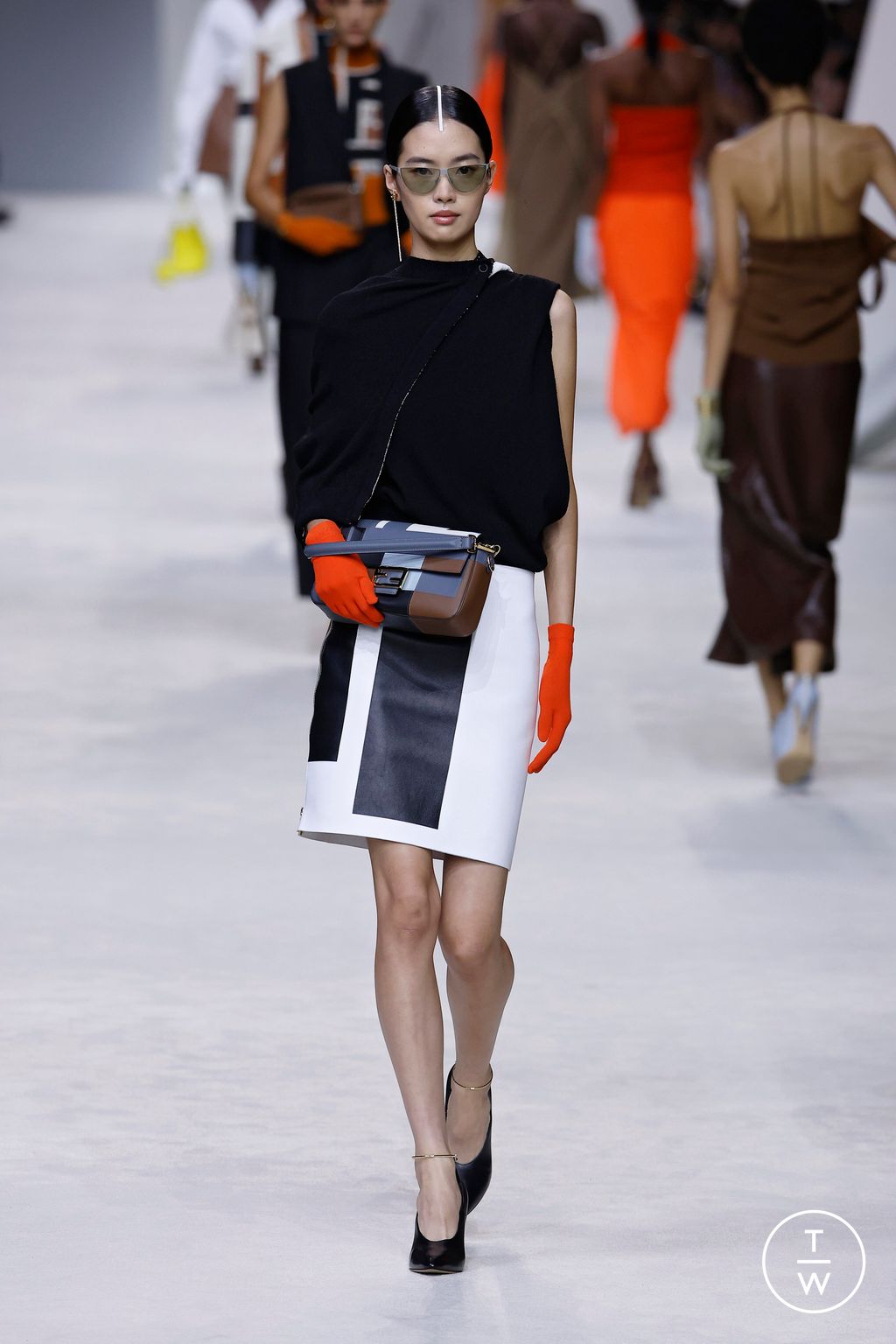 Fashion Week Milan Spring/Summer 2024 look 26 from the Fendi collection 女装