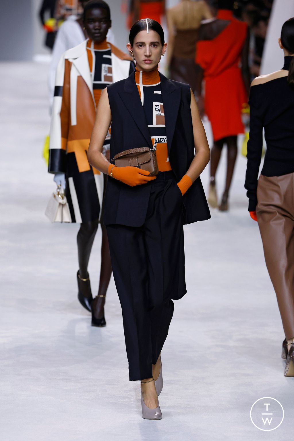 Fashion Week Milan Spring/Summer 2024 look 27 from the Fendi collection womenswear