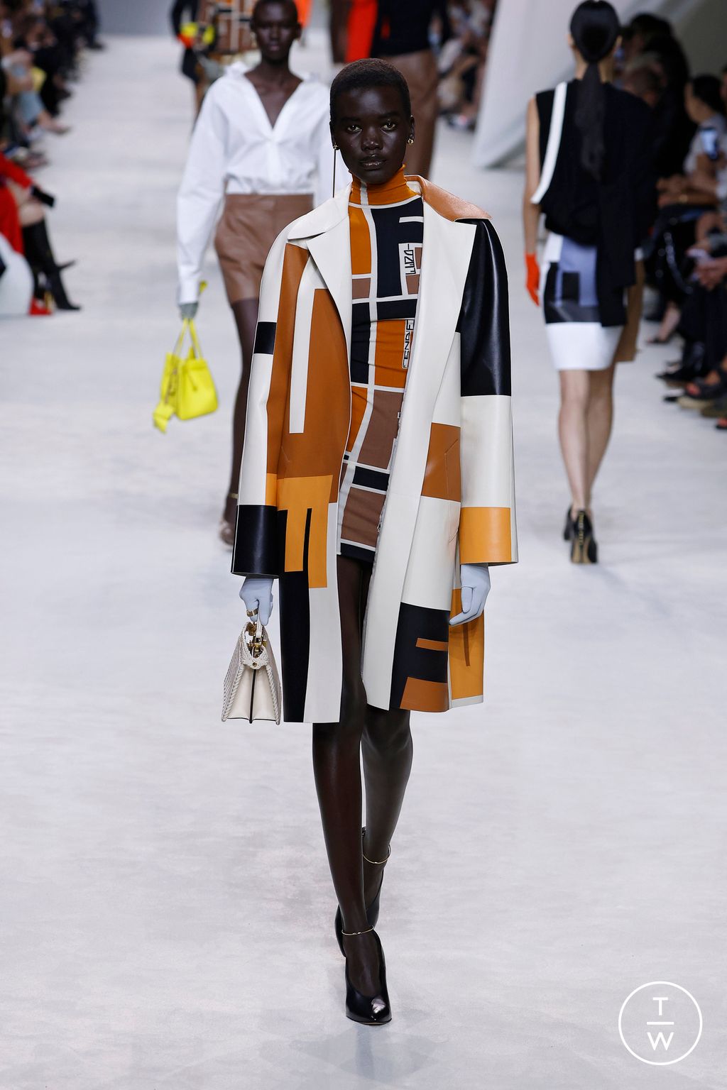 Fashion Week Milan Spring/Summer 2024 look 28 from the Fendi collection womenswear