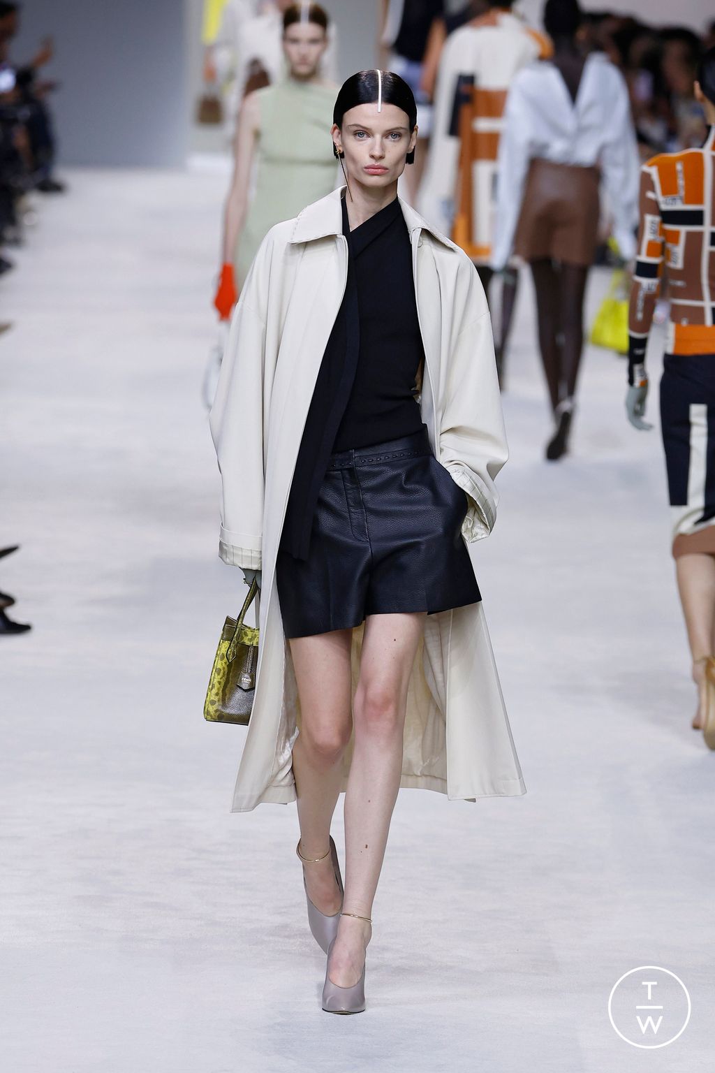 Fashion Week Milan Spring/Summer 2024 look 33 from the Fendi collection womenswear