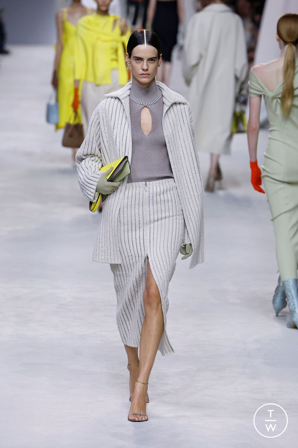 Fashion Week Milan Spring/Summer 2024 look 36 from the Fendi collection 女装