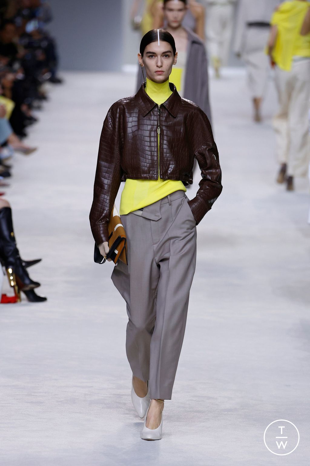 Fashion Week Milan Spring/Summer 2024 look 42 from the Fendi collection 女装