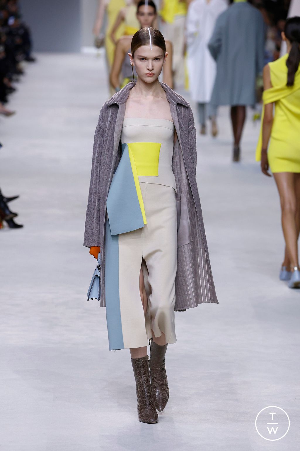 Fashion Week Milan Spring/Summer 2024 look 43 from the Fendi collection womenswear