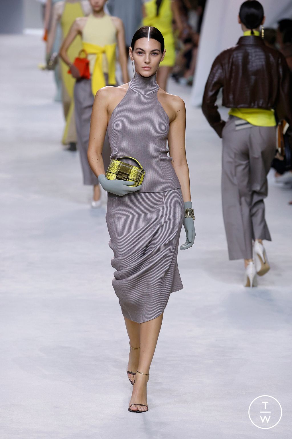 Fashion Week Milan Spring/Summer 2024 look 44 from the Fendi collection 女装