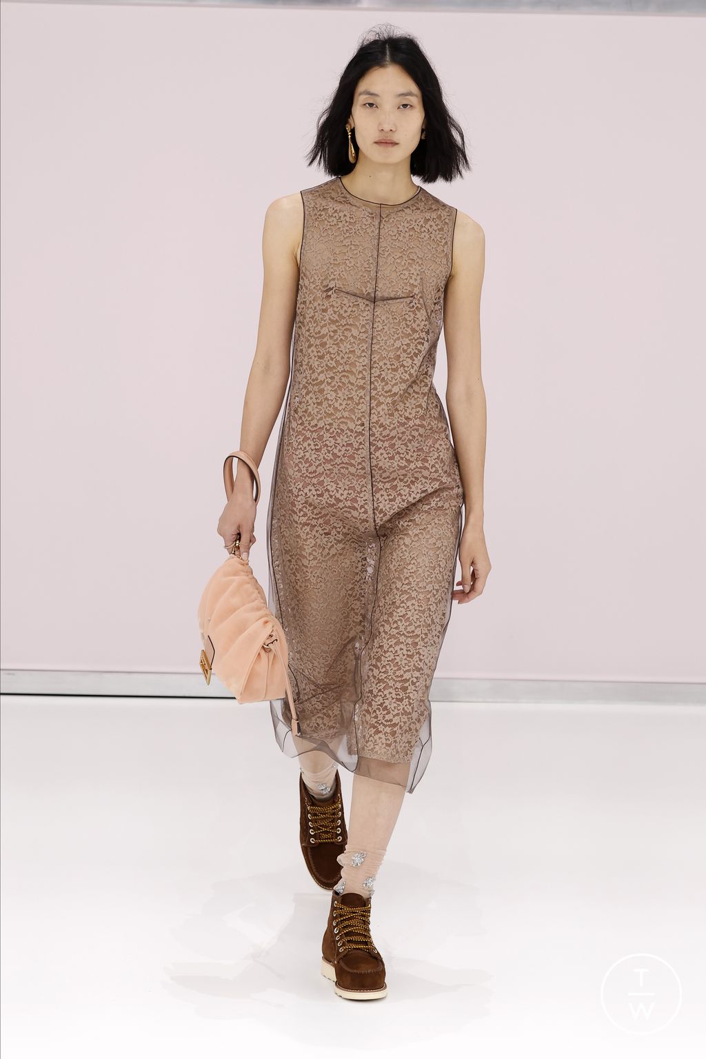 Fashion Week Milan Spring/Summer 2025 look 9 from the Fendi collection 女装