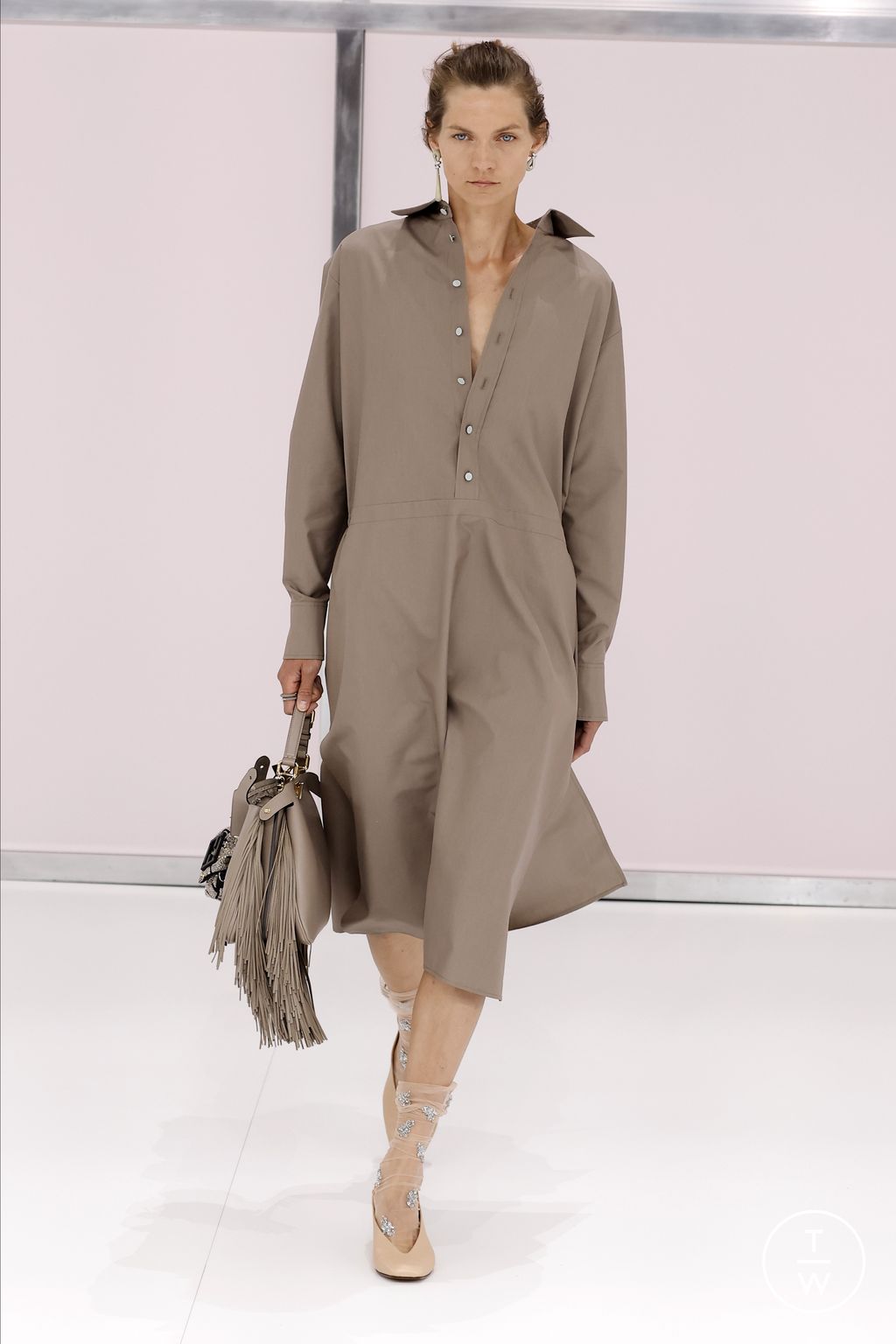 Fashion Week Milan Spring/Summer 2025 look 10 from the Fendi collection 女装