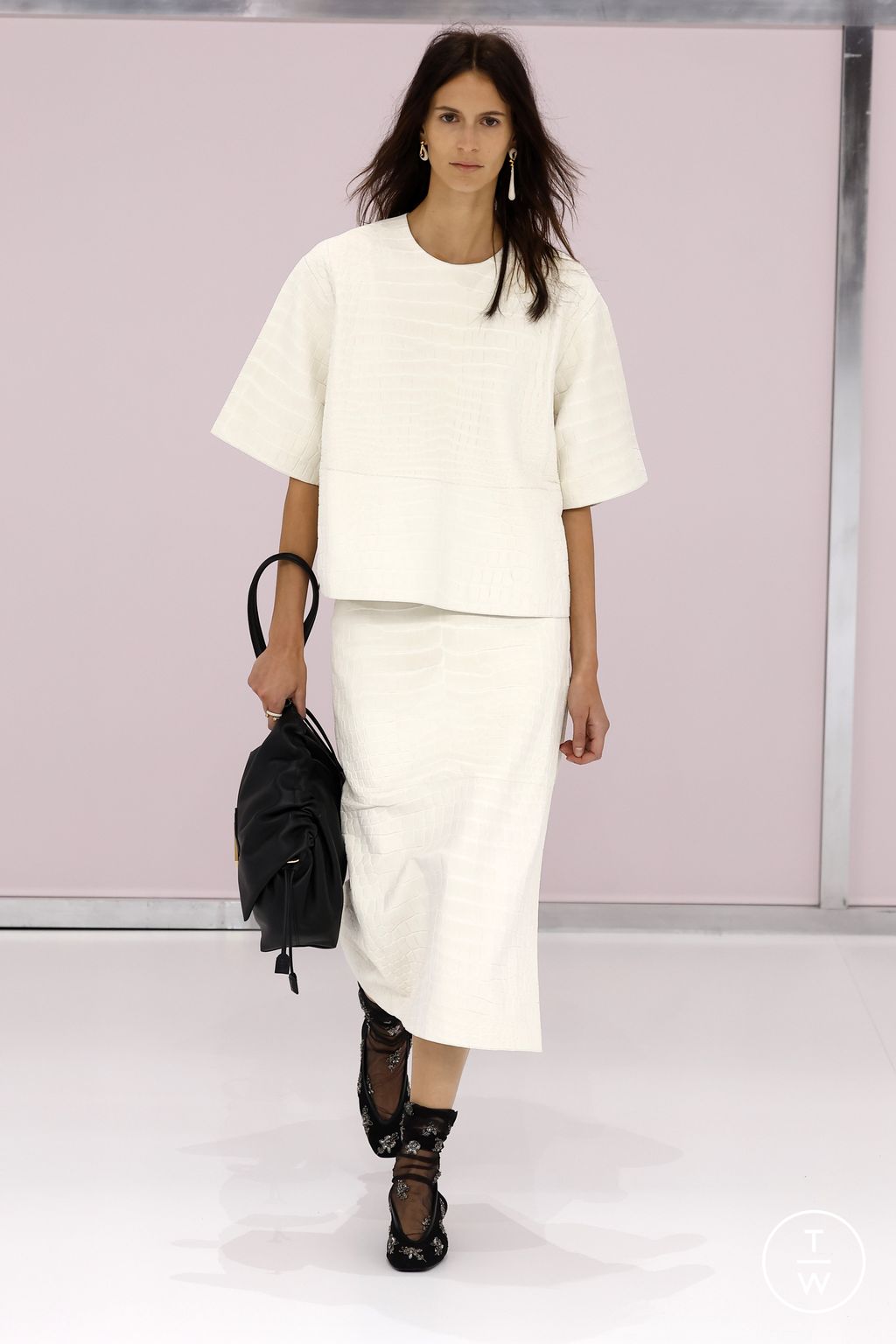 Fashion Week Milan Spring/Summer 2025 look 18 from the Fendi collection 女装