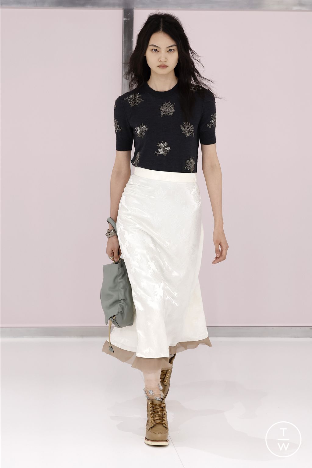 Fashion Week Milan Spring/Summer 2025 look 19 from the Fendi collection 女装