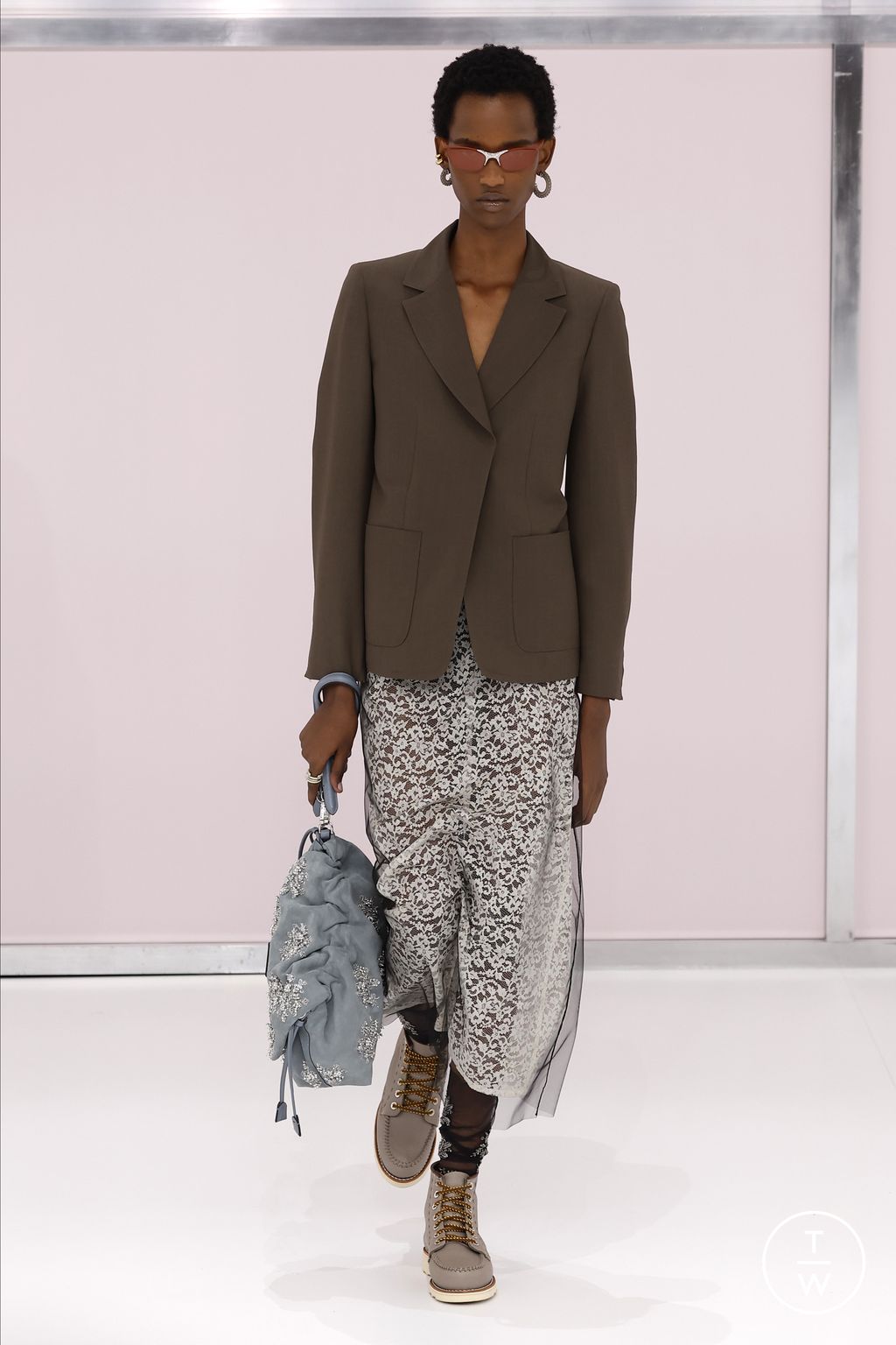 Fashion Week Milan Spring/Summer 2025 look 27 from the Fendi collection 女装