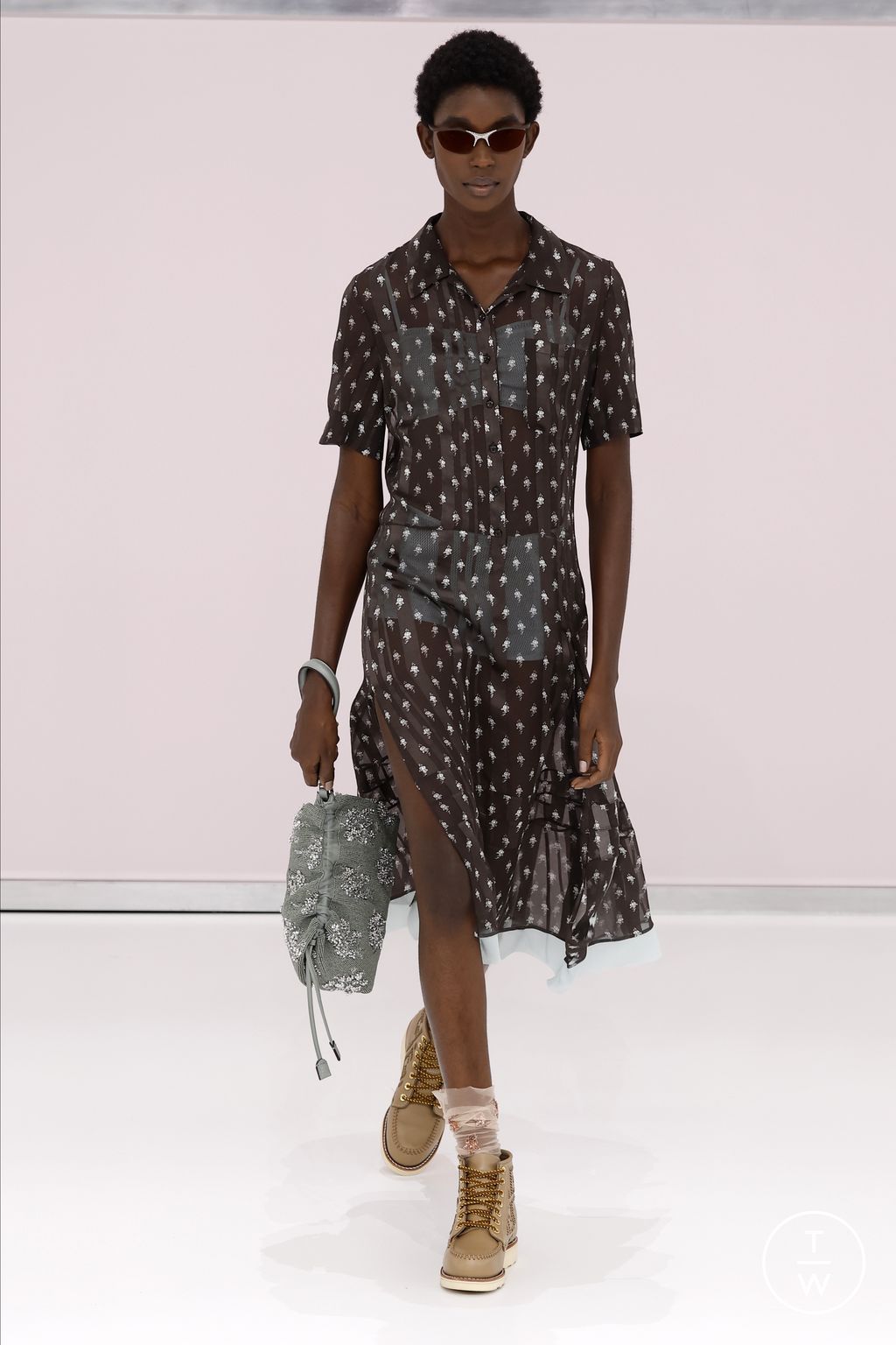 Fashion Week Milan Spring/Summer 2025 look 29 from the Fendi collection 女装