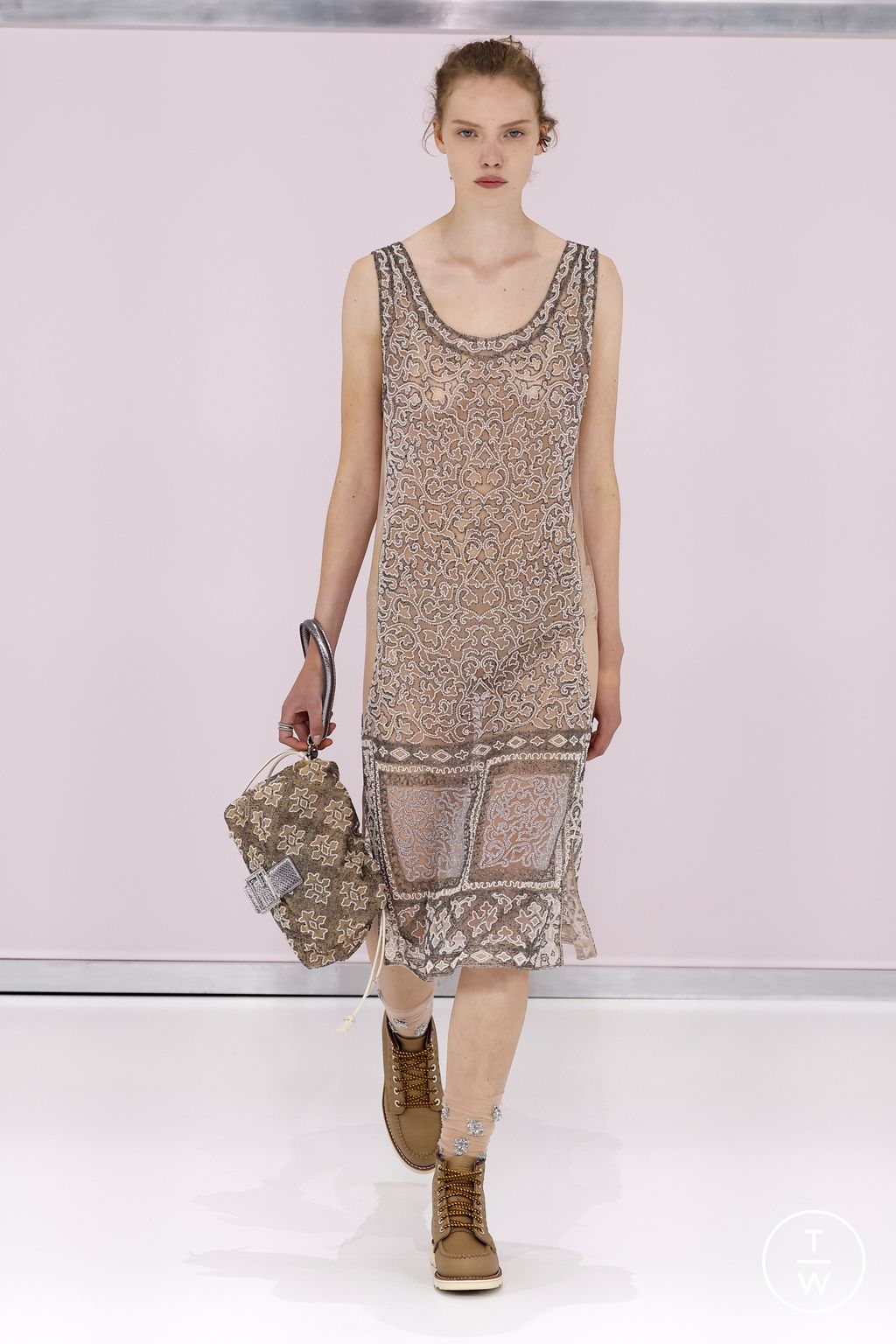 Fashion Week Milan Spring/Summer 2025 look 43 from the Fendi collection 女装