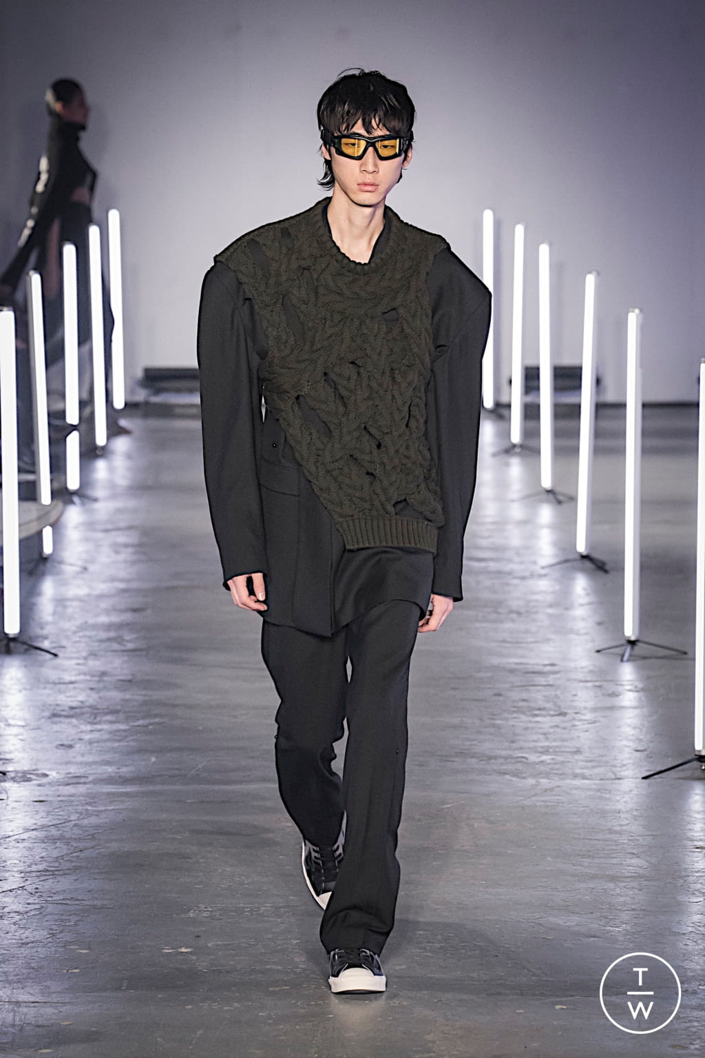 Fashion Week London Fall/Winter 2020 look 14 from the Feng Chen Wang collection menswear