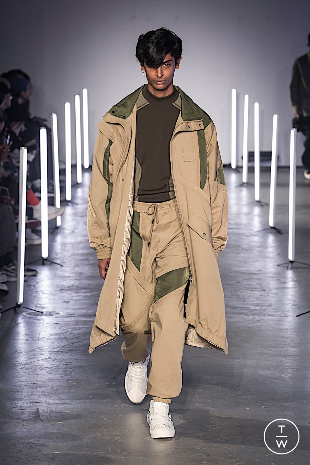 Fashion Week London Fall/Winter 2020 look 12 from the Feng Chen Wang collection menswear