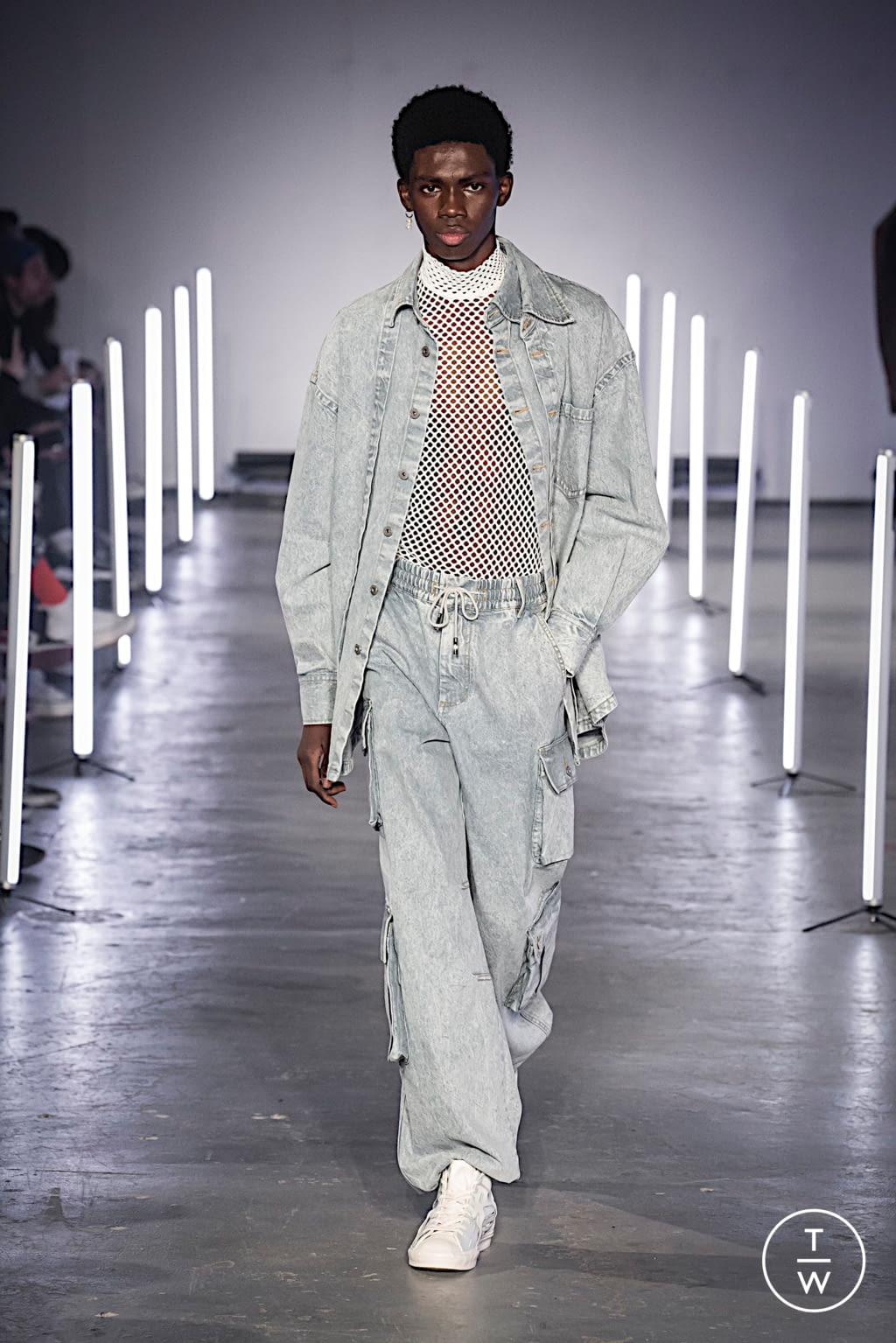 Fashion Week London Fall/Winter 2020 look 7 from the Feng Chen Wang collection menswear