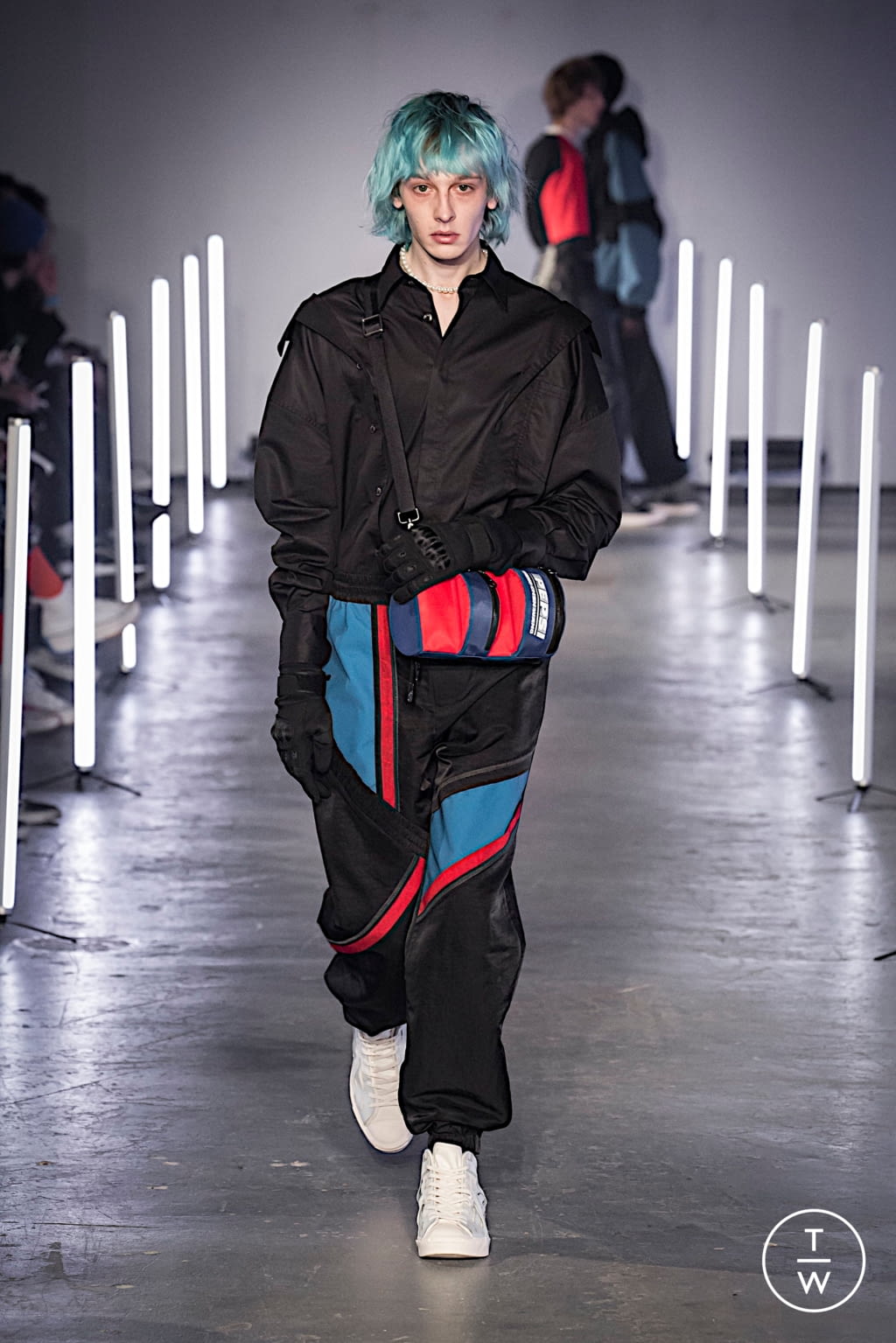 Fashion Week London Fall/Winter 2020 look 22 from the Feng Chen Wang collection menswear