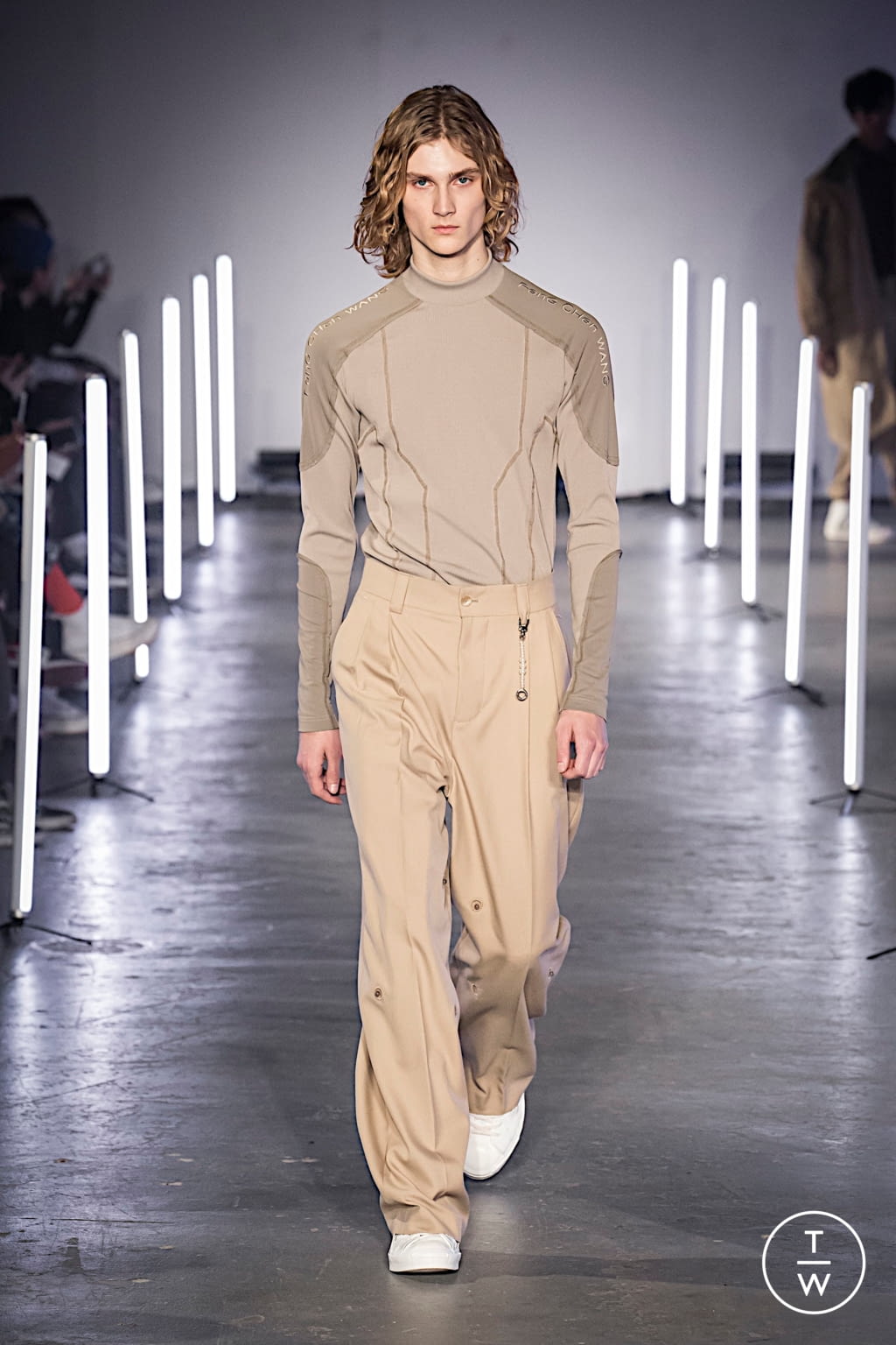 Fashion Week London Fall/Winter 2020 look 11 from the Feng Chen Wang collection menswear