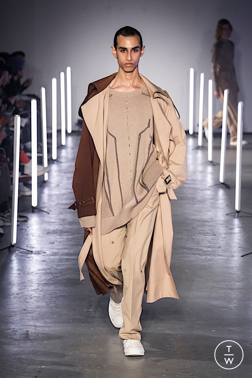 Fashion Week London Fall/Winter 2020 look 10 from the Feng Chen Wang collection menswear